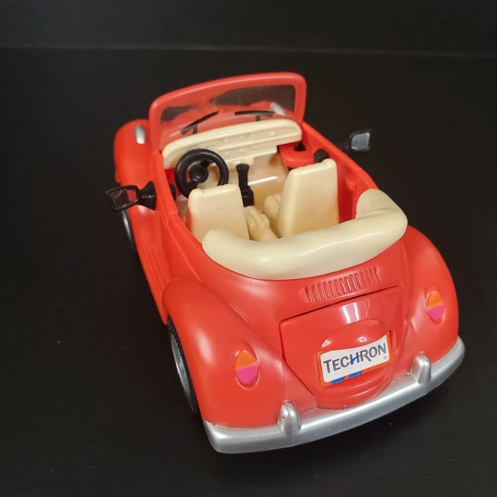 Chevron Cars Rudy Ragtop Convertible Bug Red Smiling VW‎ Volkswagen No. 15